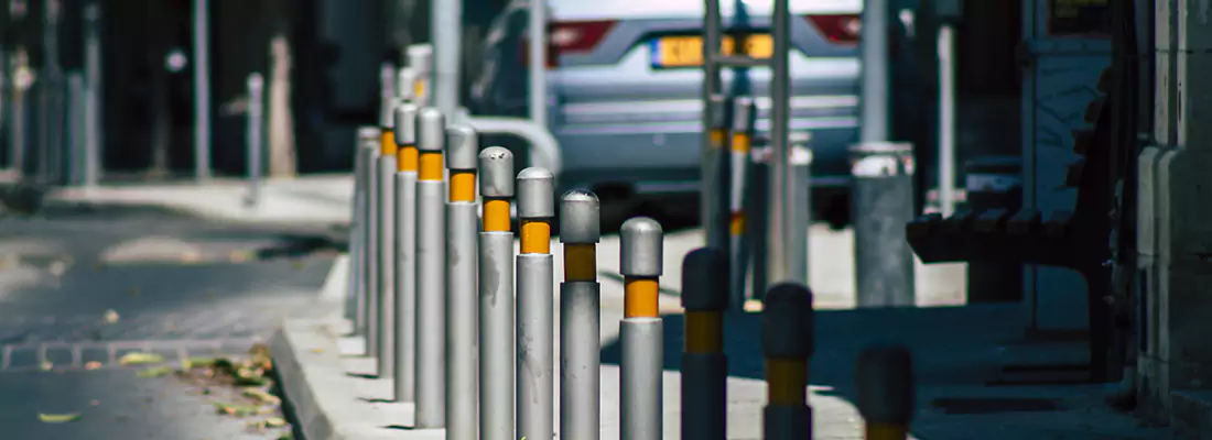 Safe and Convenient Retractable Barrier Column Systems for Properties in Venice, FL